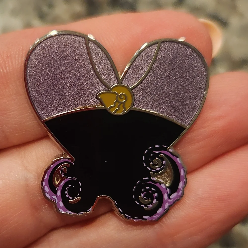 Artist Proof AP Limited Edition 340 Ursula Be My Villaintine Mystery Pin